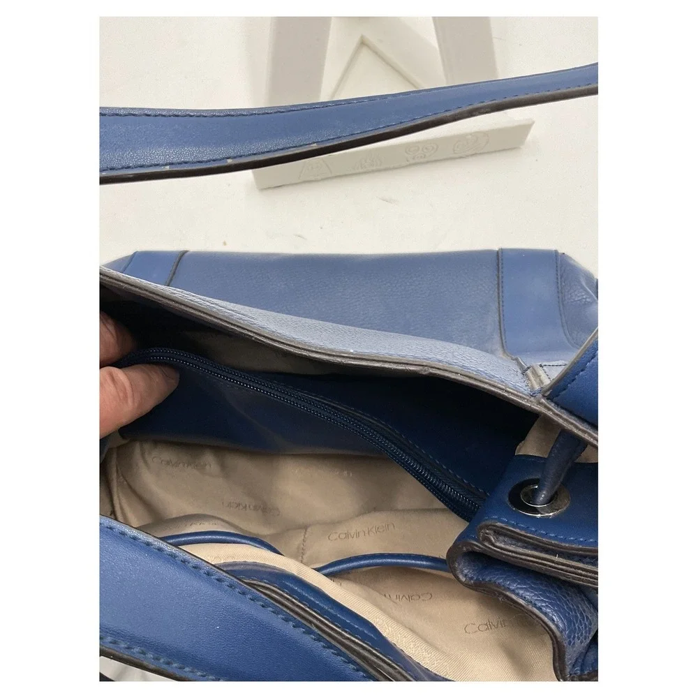 Calvin Klein Blue Pebbled‎ Faux Leather Large Hobo Shoulder Bag H1GBYUT2